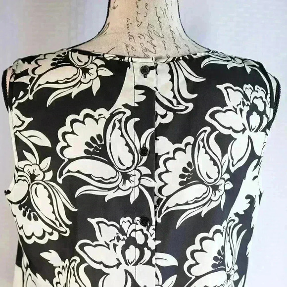 Talbots Size 8 100% silk black/white sleeveless back button blouse - Picture 7 of 11